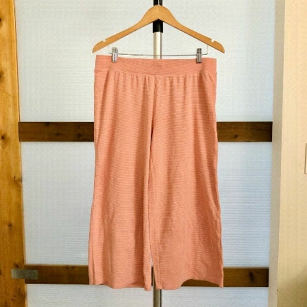 Liz CLAIBORNE  Wide Leg Capris in pink & white stripes Sz M